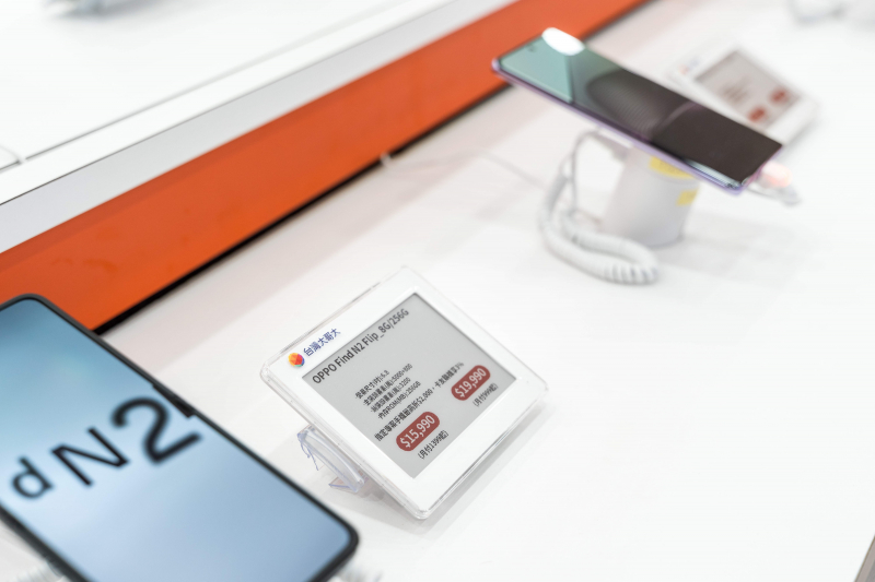 台灣大哥大導入創利空間ELSA電子價格牌系統，減少紙本印製與裁切，亦能即時調整產品價格及庫存標示