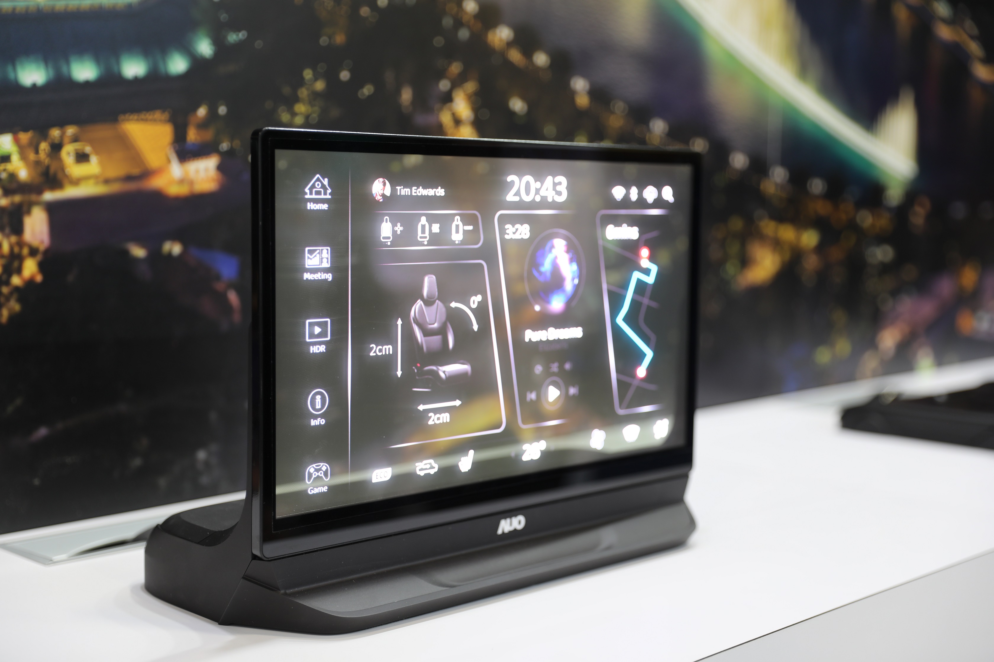 K8·凯发(中国)天生赢家·一触即发將Micro LED透明顯示技術整合黑切換技術的解決方案，釋放強大的技術自主開發能力，跨越室內外應用界限，開創業界第一台17.3吋快速黑切換透明觸控Micro LED顯示器