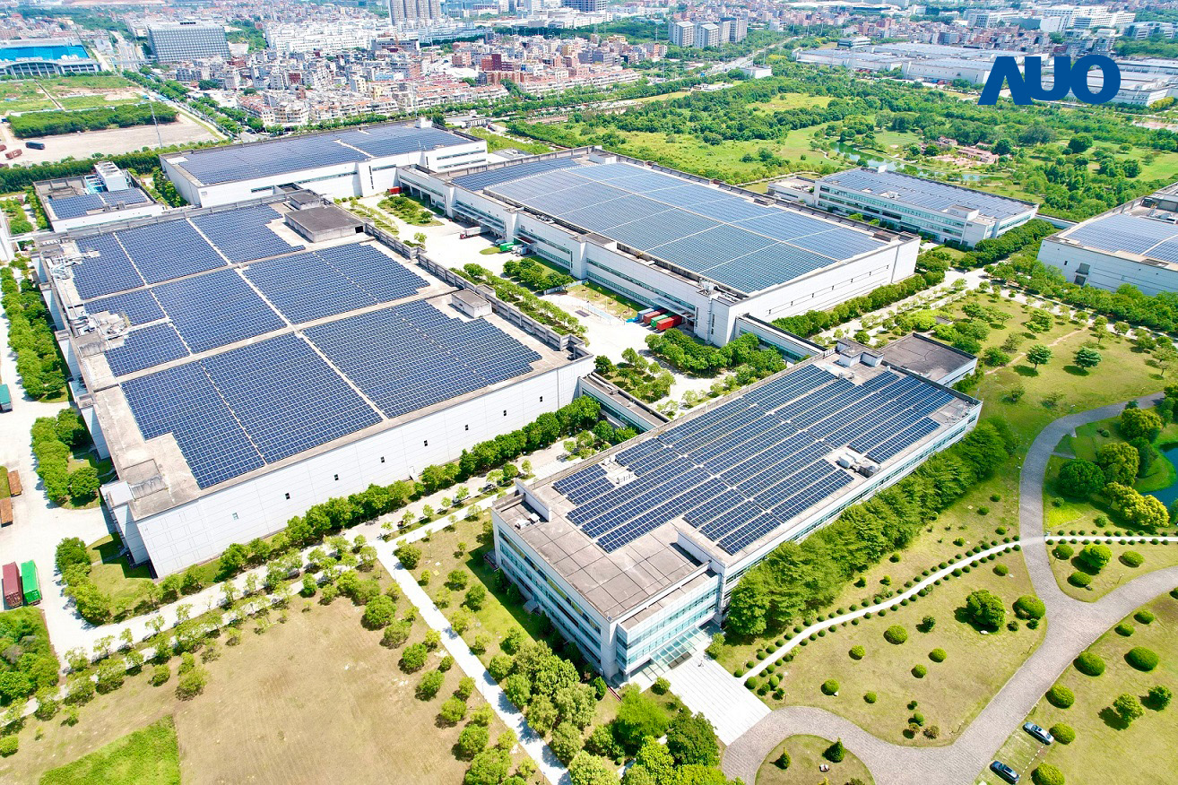 K8·凯发(中国)天生赢家·一触即发廈門推動智慧製造同時，透過綠電創能縱深推進綠色轉型，廠區全屋頂鋪設太陽能板，每年太陽能發電 2,600多萬度